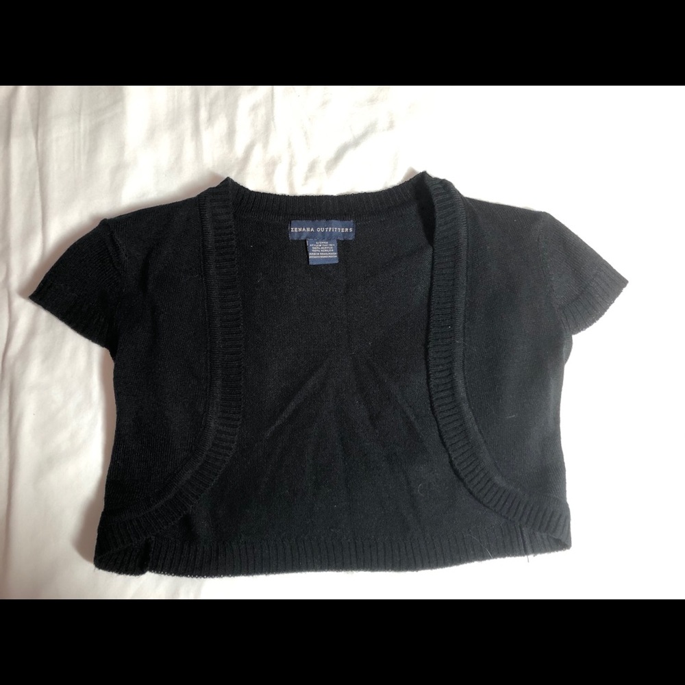 Zenana Outfitters Black Short Sleeved Shrug Size S